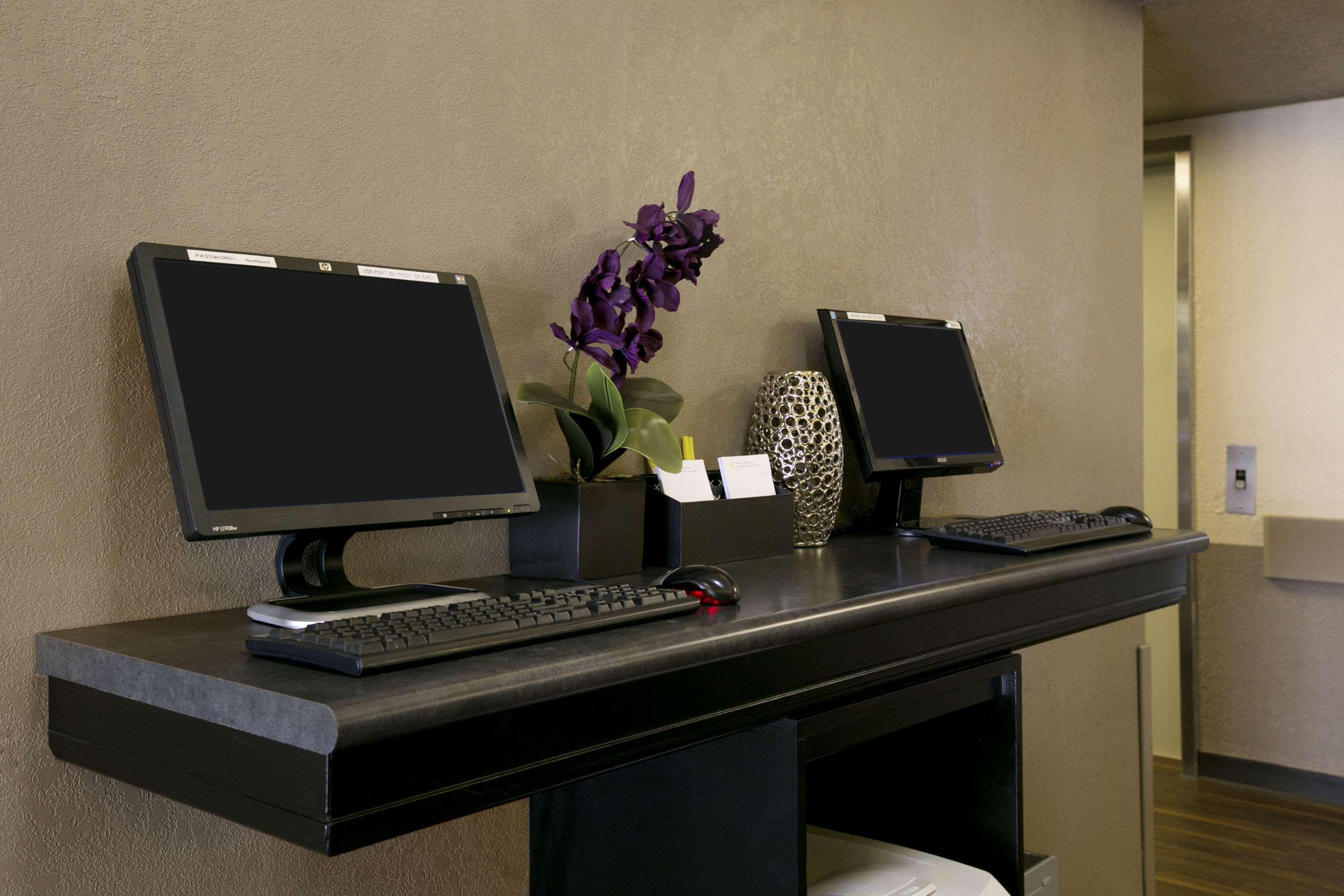 Days Inn By Wyndham Regina Buitenkant foto