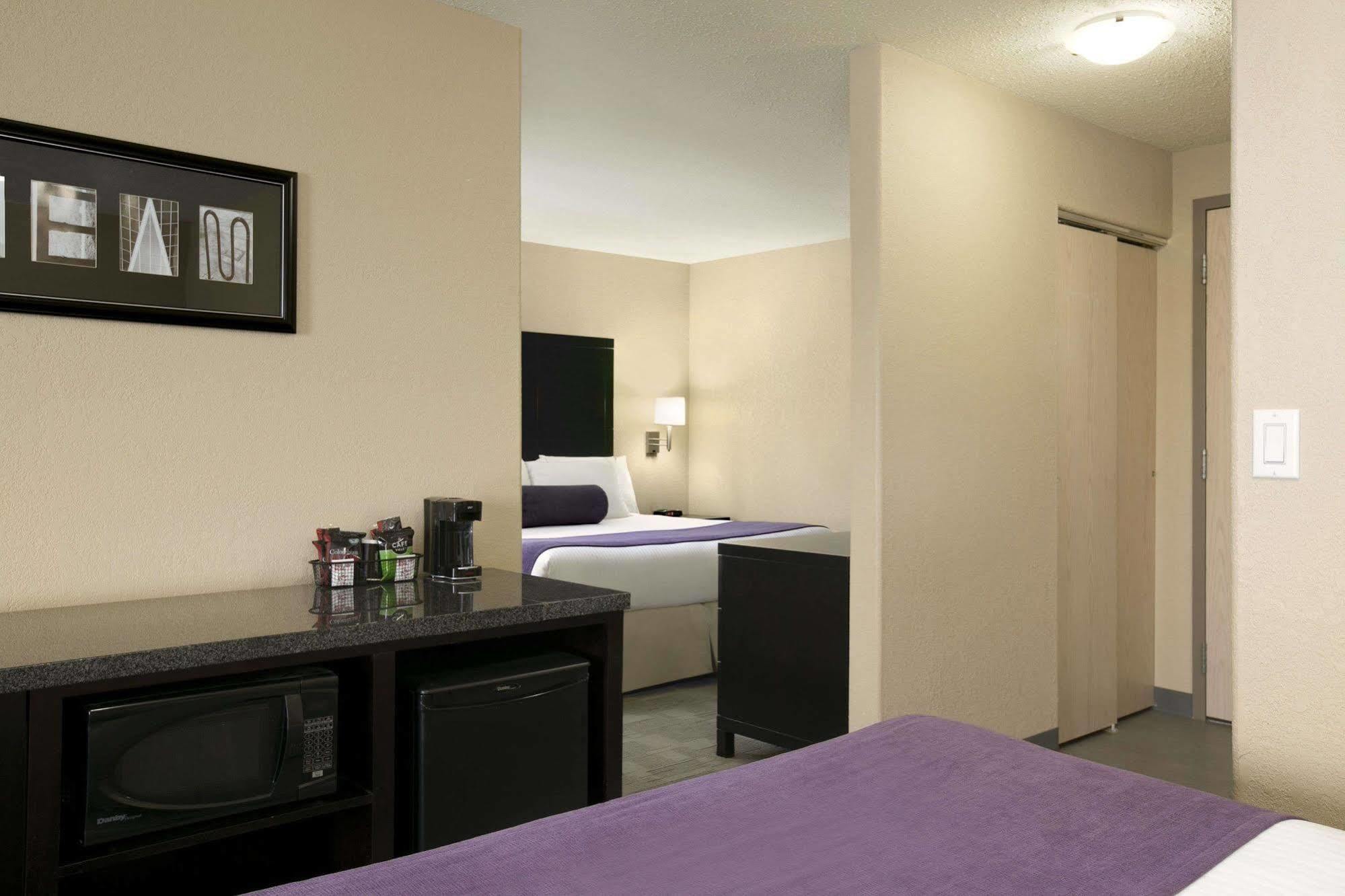 Days Inn By Wyndham Regina Buitenkant foto