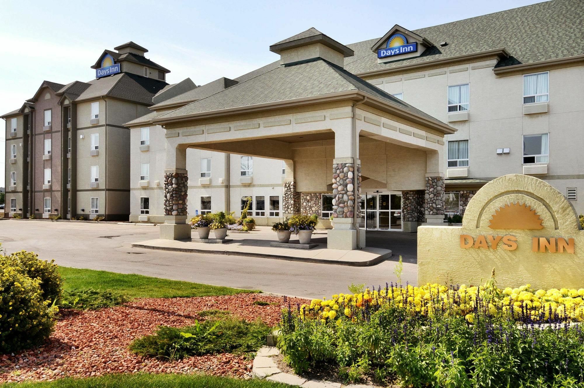Days Inn By Wyndham Regina Buitenkant foto